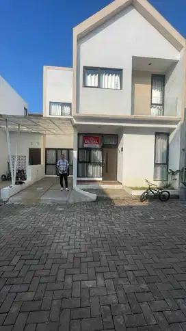 Dijual Rumah via lelang di Mandalika Residence, Derwati