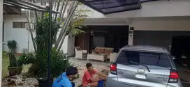 Dijual rumah murah hitung tanah di kemang Jaksel
