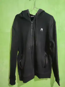Dijual sweater hitam pria murah