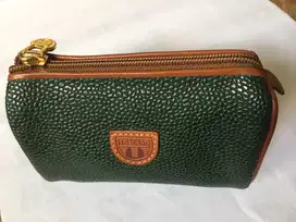 Pouch alat kecantikan