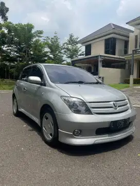 Jual toyota ist pemakaian pribadi, automati, barang kesayangan
