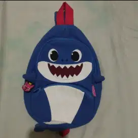 Tas slempang babyshark pink fong original