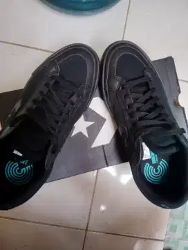 Jual sepatu Converse A12332C Black
