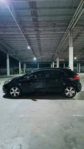Kia All New Rio 2014 Hitam Mulus Tinggal Pake