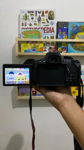 Kamera DSLR Canon Eos 700D