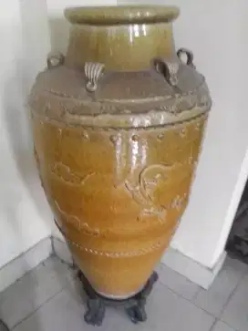 Tempayan Kuno usia ratusan tshun
