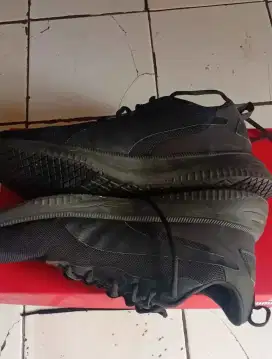 Sepatu Running puma