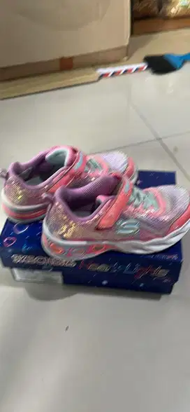 Sepatu skechers ori anak peremuan