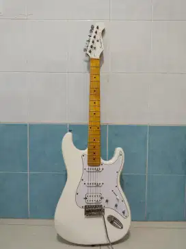 GITAR SCORPION DELUXE SERIES PUTIH BEKAS