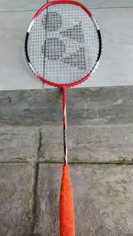 Raket badminton merek yonex New