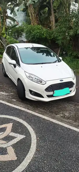 Ford fiesta tipe tertinggi