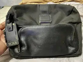 Tas TUMI Lewis crossbody Original.