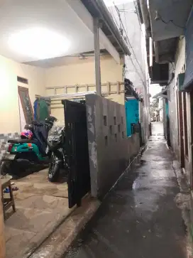 Rumah siap huni 2 lantai bangunan cor batu