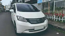 Honda Freed 2009 Putih Mulus