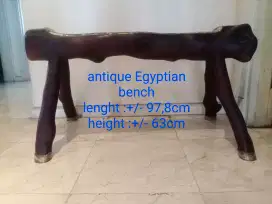 Bench/bangku, cek deskripsinya.