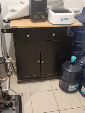 Troli dapur kondisi seadanya