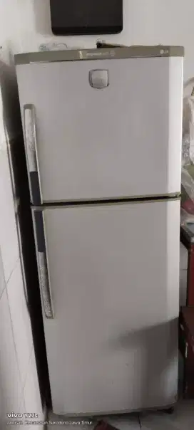 Kulkas LG 2 pintu