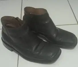 Sepatu kulit 3/4