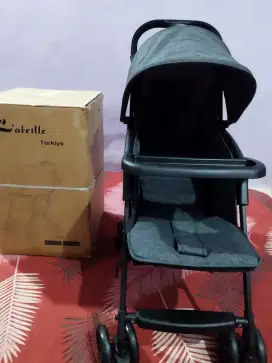 Stroller Bayi L'abeille Turkiye (Kondisi Masih Baru)