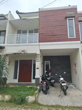 Over Kredit 125Juta Rumah 2 Lantai di Jl Bhakti ABRI, Tapos Depok