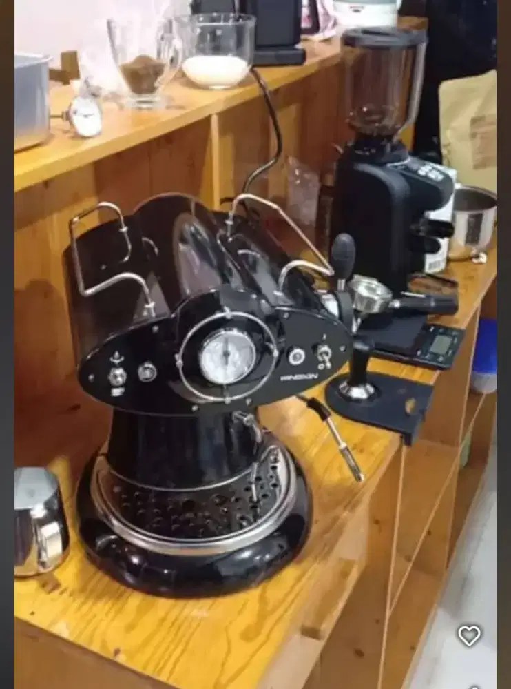 Mesin kopi / meja bar / freezer / kulkas / mesin grinder kopi