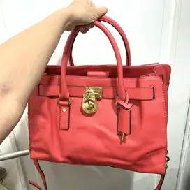 Preloved Tas Michael Kors Hamilton Satchel Salmon Authentic Original