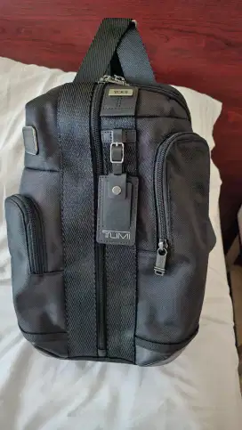 Tas Tumi Higgins Sling Bag
