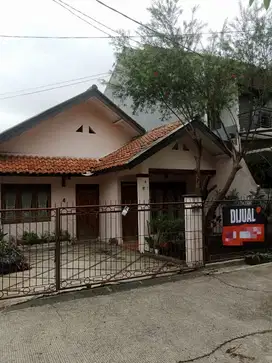 Di jual rumah siap huni terawat di tengah kota  Bandung