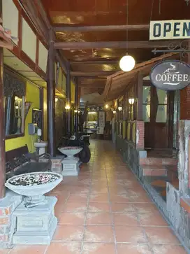 Tempat Usaha makanan ( Rumah Makan ) Dijual di Angkasa Raya