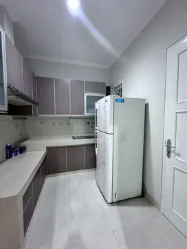 DISEWAKAN RUMAH RAPI DI GARNET PHG MIN  2 TAHUN SEWA