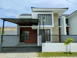 Rumah mewah dan luas lega