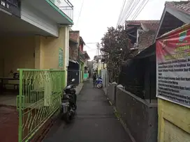 Kosan Aktif 3 Lantai Dekat Kampus Lokasi Padat di Cikutra Bandung