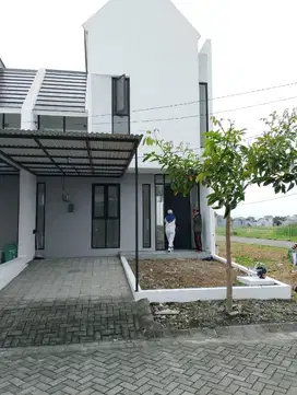 Rumah mewah 2lt dekat Surabaya