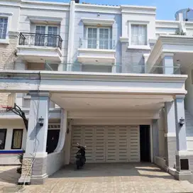 Opulence Residence Semi Furnish 8x18m, 3 LT, hadap selatan. SHM