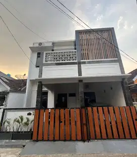 Dijual rumah 2 lantai siap huni minimalis modern Persada Tapos Depok