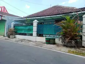 Rumah Kost Aktif Dekat Kampus UNISRI Harga Terjangkau (YU)