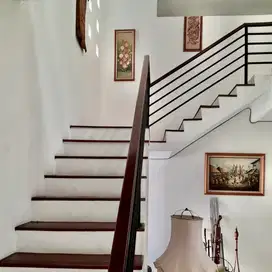 Dijual rumah dalam komplek yang asri di Cinere 5menit ke tol Limo