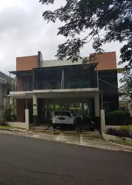 Rumah 2 Lantai Bagus di Cluster Sentul City Nyaman dan Sejuk