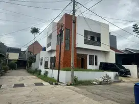 Turun Harga  Dijual Rumah Baru Hoek Cluster Intan Depok