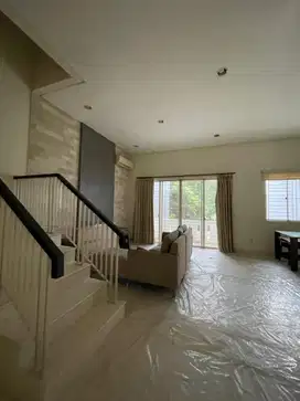 Disewakan cepat rumah pik 1 view golf jarang ada baru polish ulang