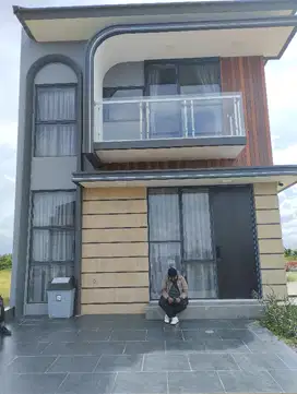 JUAL RUMAH 2 LANTAI  LOKASI STRATEGIS BEBAS BANJIR CICILAN 3 JTAN