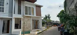 RUMAH 2 LANTAI SULFAT PANDANWANGI SIAP HUNI