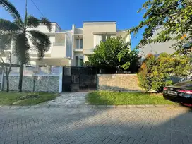 Dijual Rumah 2 Lantai di Jalan Gunung Bromo