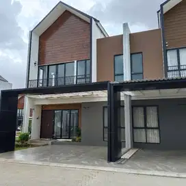 RUMAH DUA LANTAI SIAP HUNI