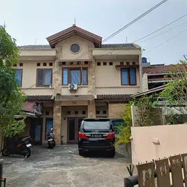 MURAH RUMAH KOST RADIO DALAM JAKSEL 2 LANTAI, DIJUAL CEPAT (FC)