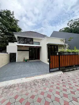 Rumah baru minimalis di palagan sleman Yogyakarta.