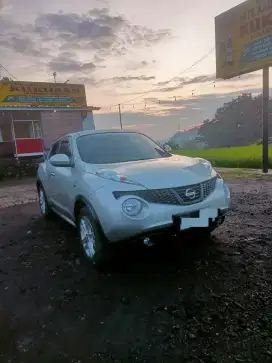 NISSAN JUKE PLAT R 2012