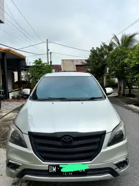 Dijual Innova G Luxury 2012
