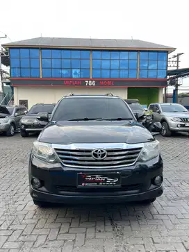 Toyota Fortuner 2.7 V A/T 4x4 Hitam 2012   xpander innova lexus rx 270