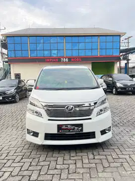 Toyota Vellfire V Premium Sound A/T Putih 2013  hrv wrv lexus fortuner